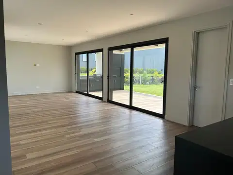 Casa en Alquiler A Estrenar