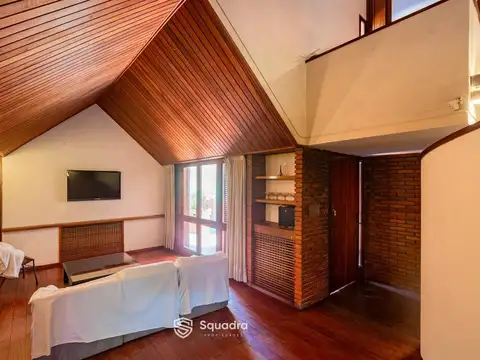 Casa en Venta con 3 cocheras
