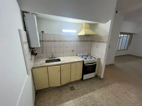 Depto Tipo Casa en Alquiler 50 años