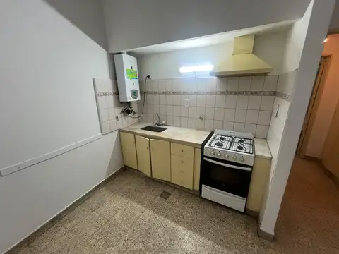 Depto Tipo Casa en Alquiler en Floresta Norte, $ 690.000