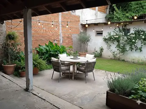 VENTA CASA 3 AMBIENTES QUILMES CON DEPARTAMENTO