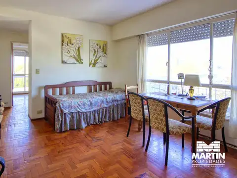 Departamento en alquiler  en Martinez, 2 amb con balcón al frente.