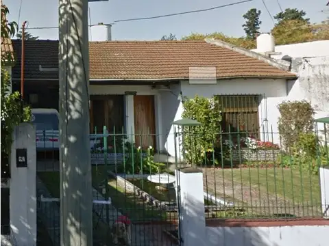 Excelente Chalet ,muy buena ubicación ubicado