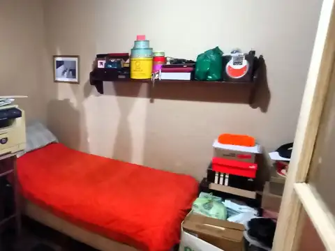 Casa Multifamiliar, lote con dos viviendas y un local en Ramos Mejía.