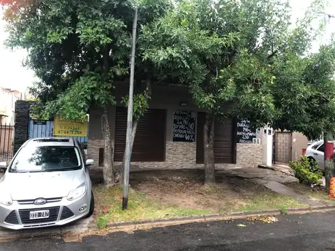 CASA 4 AMBIENTES CON LOCAL 