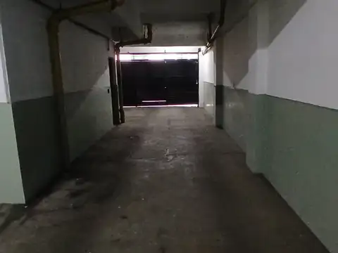 Excelente Cochera Fija Cubierta  Núñez 2600. Nuñez