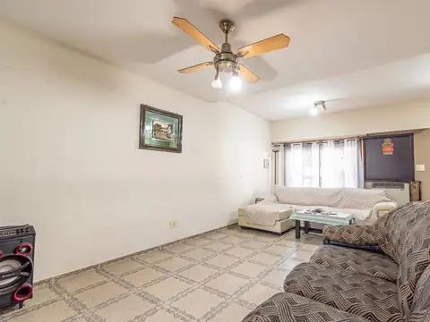 Depto Tipo Casa en Venta 24 años