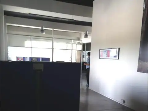 Oficina en Alquiler con 6 cocheras