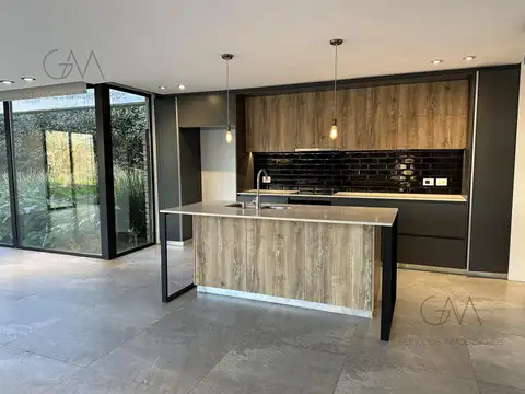 Casa en Alquiler en Rumenco, USD 2.000