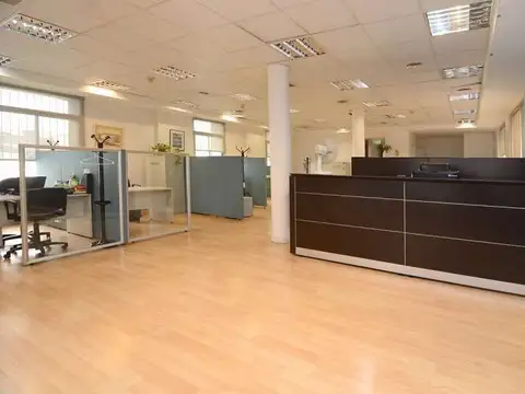 Oficina en Venta y Alquiler en San Nicolas, Rivadavia 800