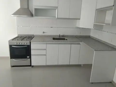 Venta de PH de 2 amb , expensas bajas , por escalera, con balcon. Villa Devoto