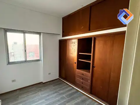 Amplio departamento en Avenida Rocca