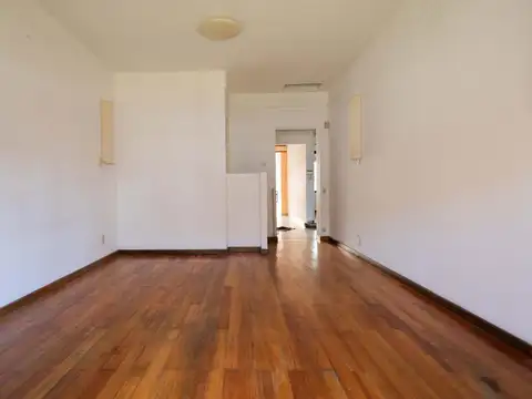 Casa en Alquiler de 5 Ambientes en Olivos con Pileta y Parrilla
