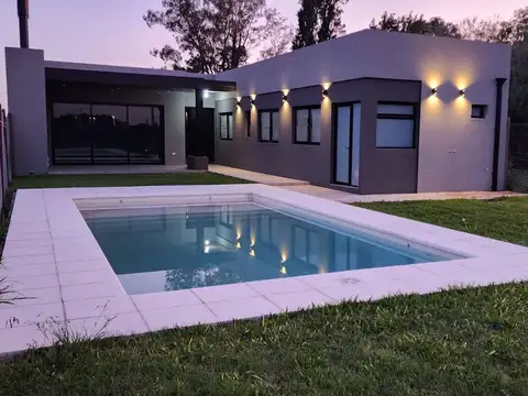 Casa de 3 Dormitorios en Fincas de Ibarlucea