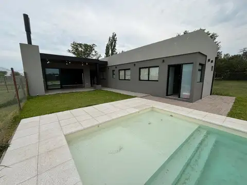 Casa de 3 habitaciones en Fincas de Ibarlucea