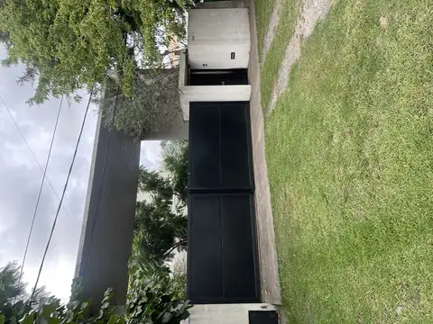 Casa en Venta en Gonnet [Cod: 084023]