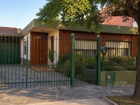 VENTA CASA 3 AMBIENTES AMPLIO LOTE EN JOSE C PAZ