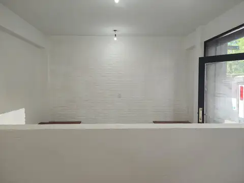 Local en Alquiler Via Púb.