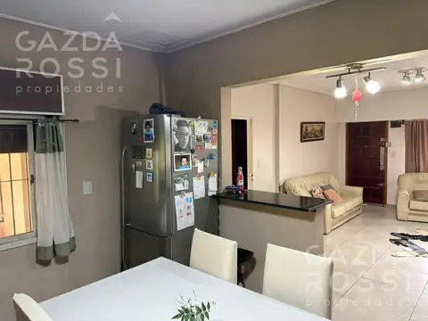 Casa en Venta con 3 cocheras