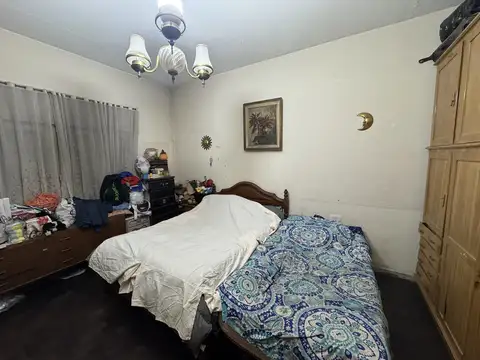 Venta Casa 4 habitaciones, garage, patio, galpon Lote 8,6x25,9 - Mataderos