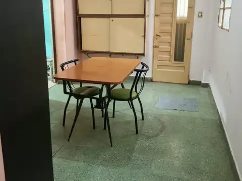 Casa 5 ambientes con 1 baño