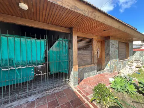VENTA CASA FINANCIO CUATRO AMBIENTES PACHECO ASFALTO SERVICIOS LAVADERO PARRILLA