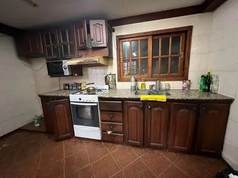 Casa en Venta con 3 cocheras