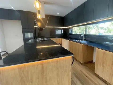 Casa en Venta al Oeste