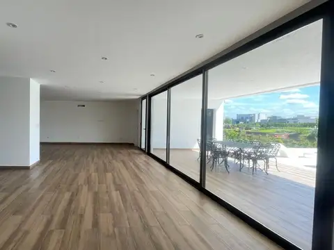 Casa 6 ambientes con 5 baños