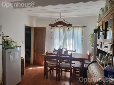 Casa en Venta con 3 cocheras