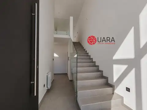 Casa 4 ambientes con 3 baños