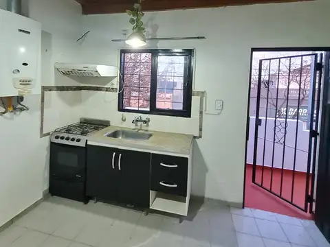 Departamento en Alquiler en Pompeya, $ 630.000