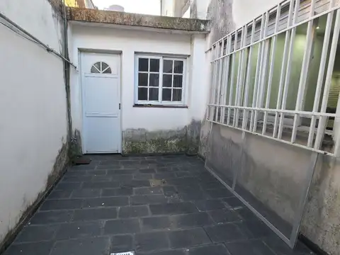 Casa en Alquiler en Alberdi, $ 800.000
