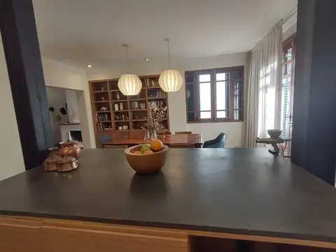 Casa en Alquiler con 1 cochera