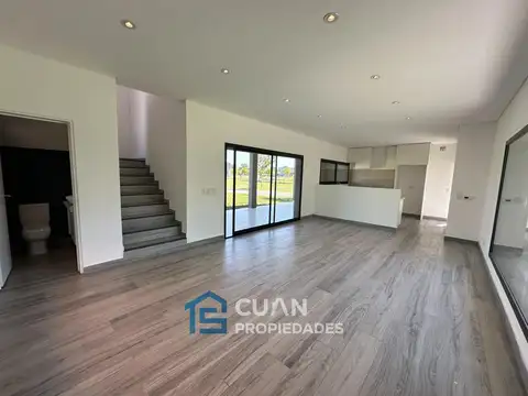 Casa en Alquiler de 3 dormitorios