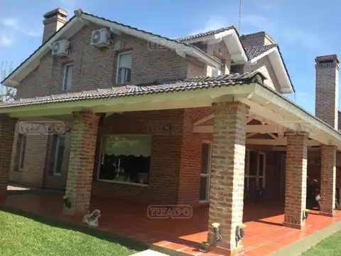 Casa 4 ambientes con 4 baños
