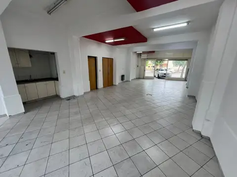 Amplio local comercial en venta Guaymallen