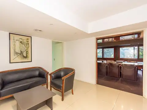 Oficina en Alquiler con 3 cocheras