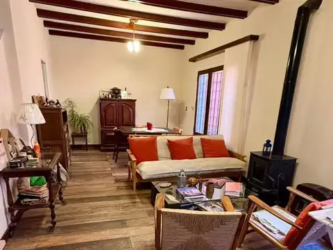 Casa 5 ambientes con 2 baños
