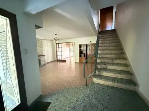 Venta Casa Chalet Parque Pileta Banfield Crédito Permuta