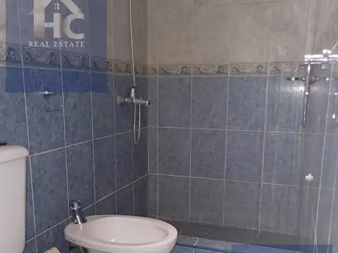 PH en venta 2 ambientes en monte grande con patio y jardin.