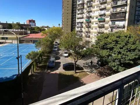 VENTA DEPTO 4 AMB C/COCHERA