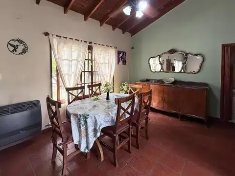 Casa en Venta con 3 cocheras