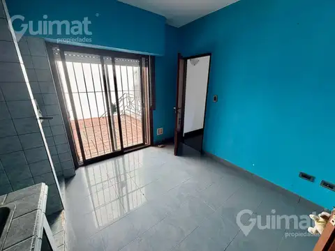 Casa en Alquiler con 4 cocheras