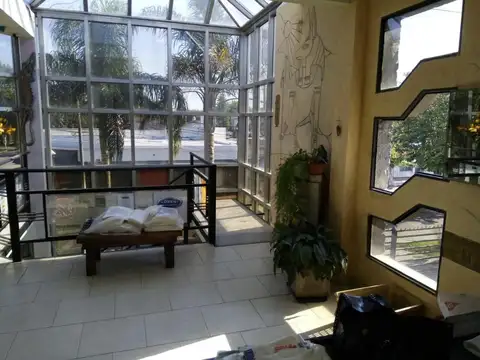 Oficina 6 ambientes con 3 baños