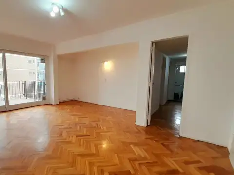 Acassuso - Amplio departamento de 3 amb con Balcón aterrazado!