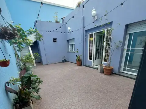 Casa 4 ambientes con 2 baños