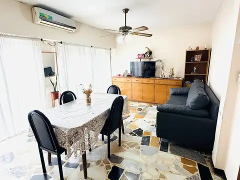 VENTA – CASA 3 AMBIENTES C/LOCAL EN PLANTA BAJA – EN ESQUINA