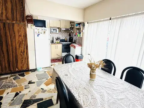 Casa 3 ambientes con 2 baños