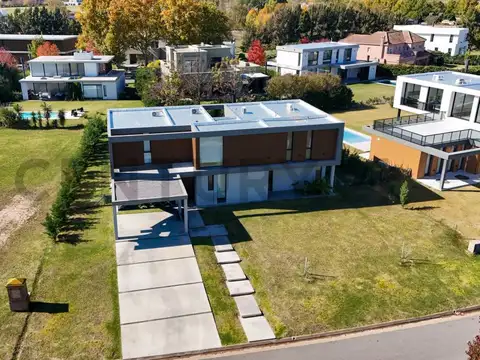 Casa en Venta de 5 dormitorios